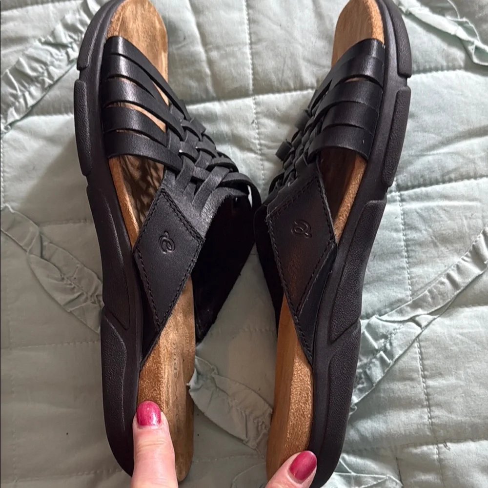 Easy Spirit Meadow Black Sandals with Woven Design Size 8.5M